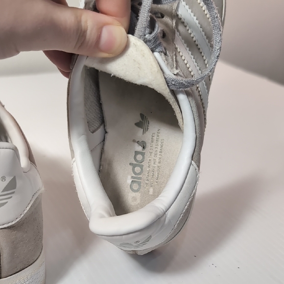 Adidas Women's Gazelle Sneakers in Gray and White Size 7 - Picture 10 of 11